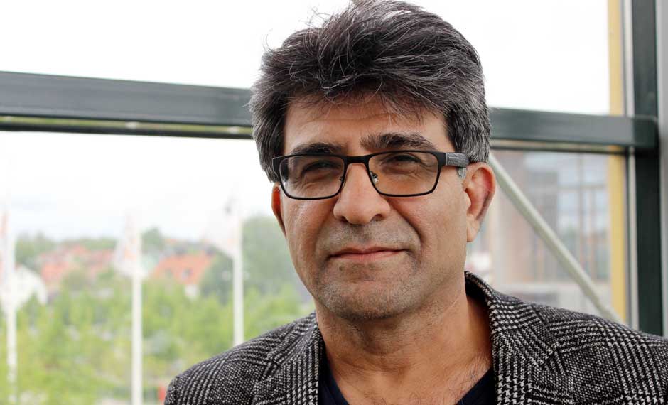 Mehrdad Darvishpour är sociolog, universitetslektor och docent i socialt arbete vid Mälardalens universitet. Han är inbjuden att delta på Nobels fredsprisforum 2023.